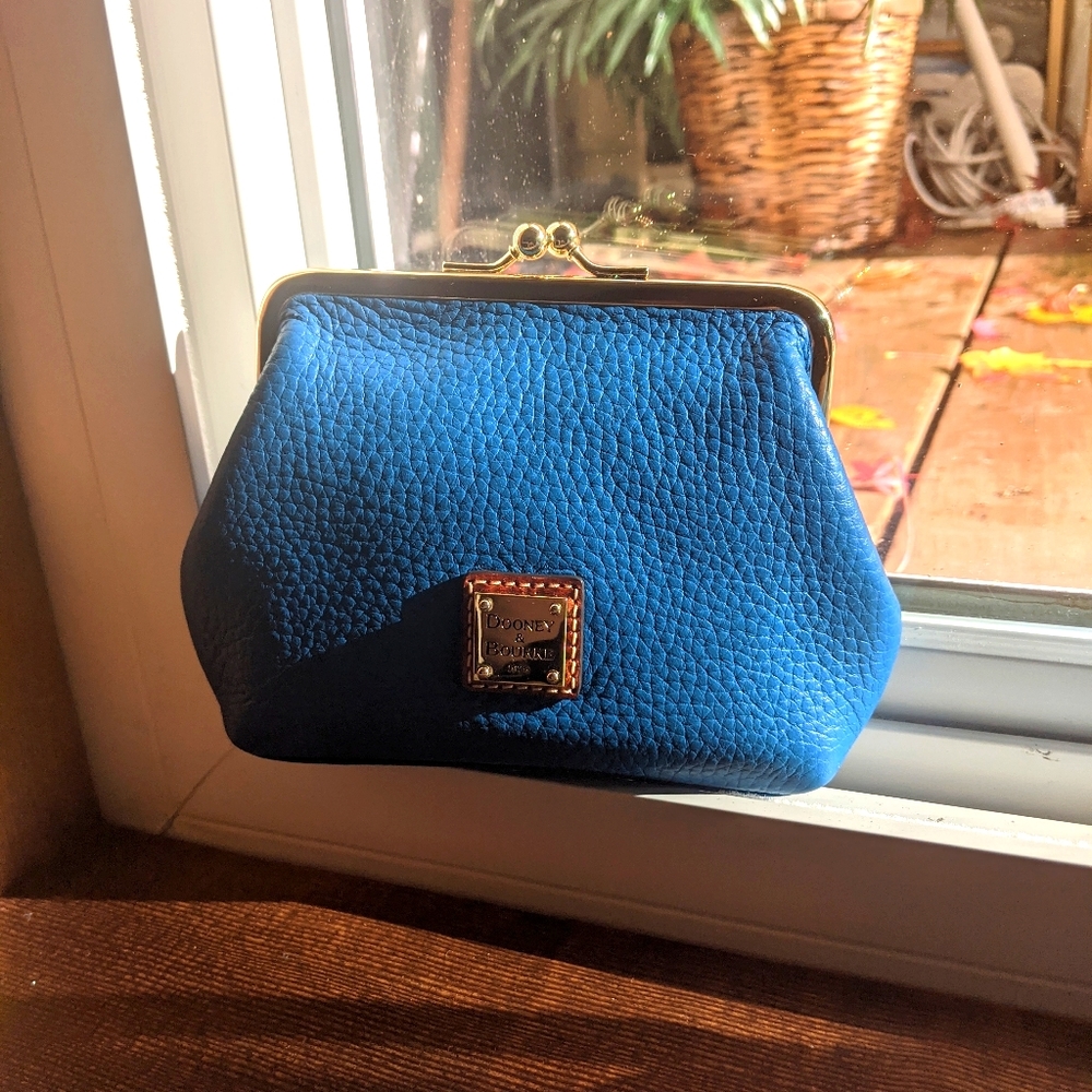 Dooney and Bourke Framed Kiss lock Purse NWOT